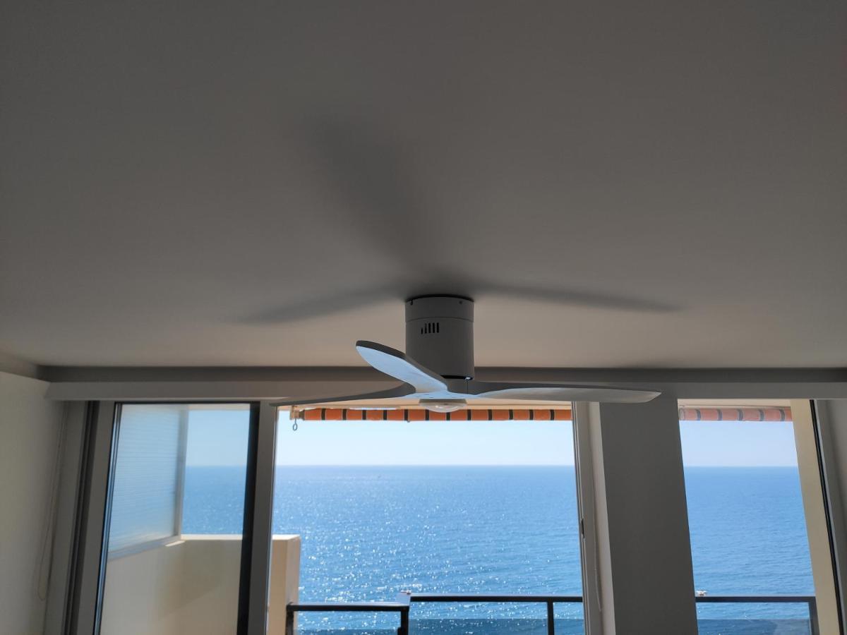 Beachfront Luxury: Fuengirola Sea View Apartment Exterior photo